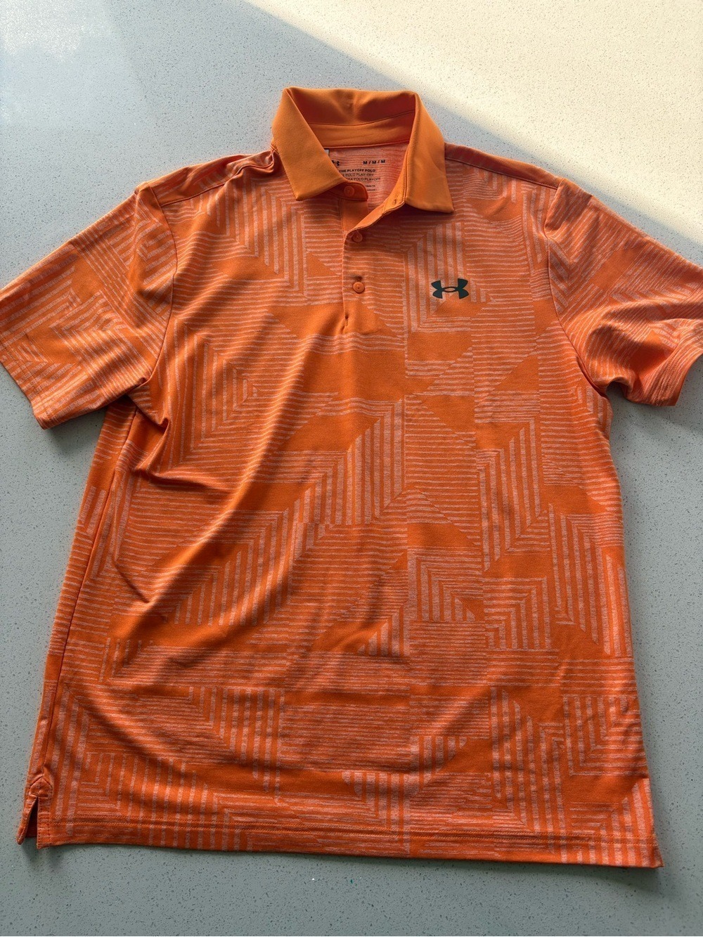 Under Armour Men’s Orange Short Sleeve Polo medium